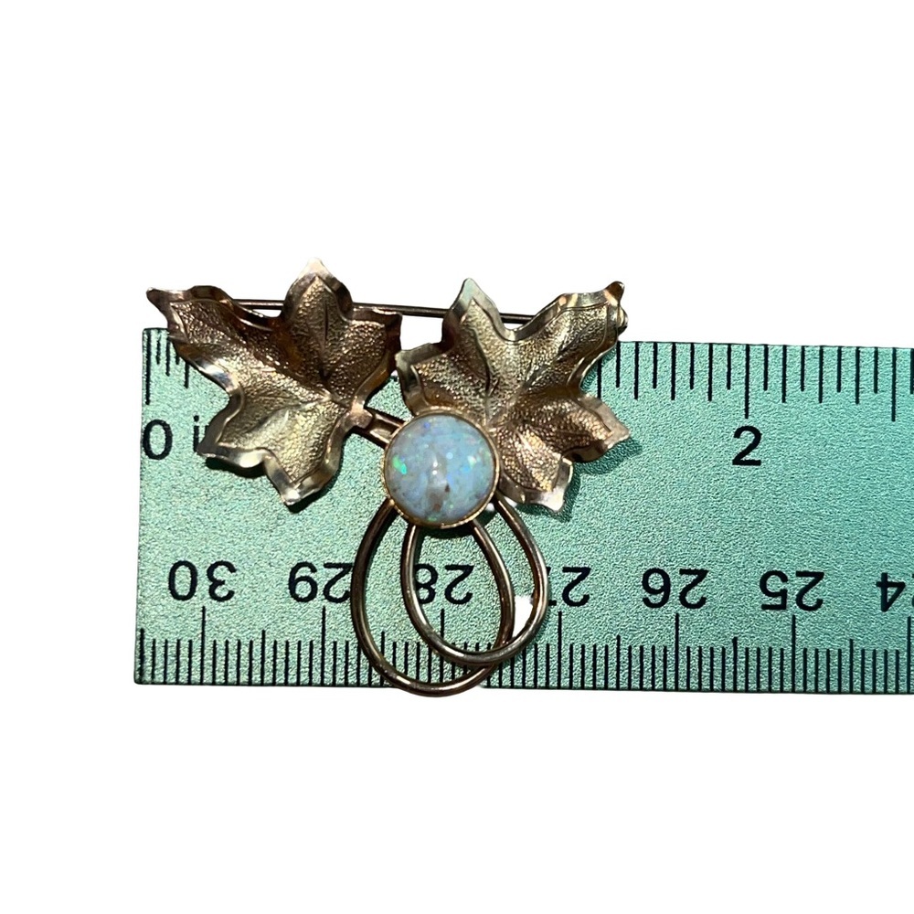 Gorgeous Vintage Gold tone Leaf Brooch with faux Opal Accent